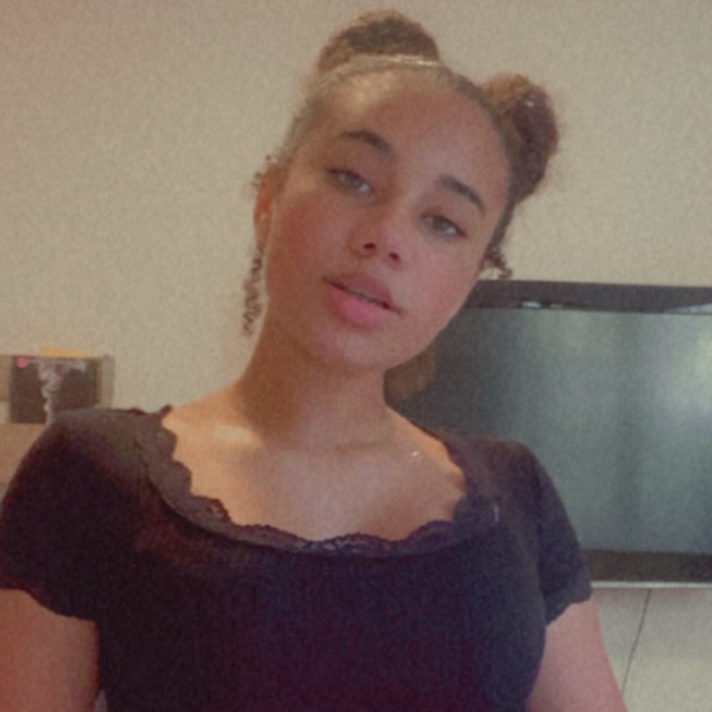 Meet your Posher, Areya